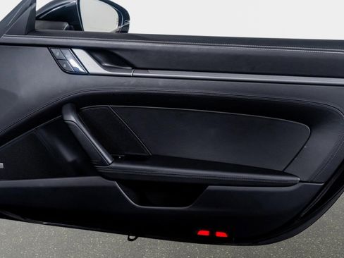 Used 2021 Porsche 911 Carrera 4S w/ Sport Package image 18