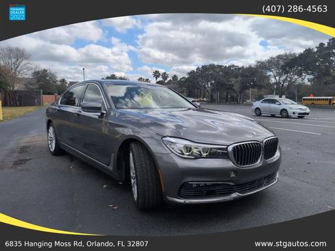 Used 2016 BMW 740i image 7
