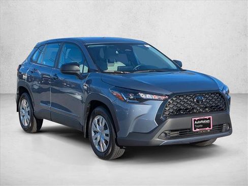 Used 2024 Toyota Corolla Cross L image 3