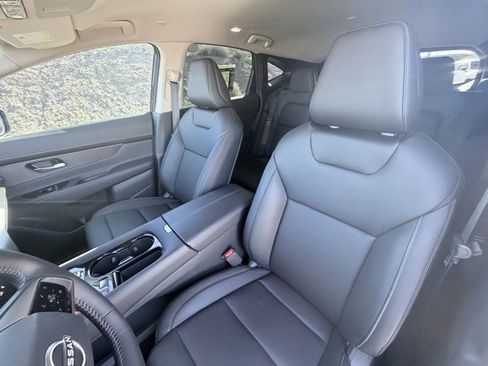 Certified 2025 Nissan Murano SV image 23