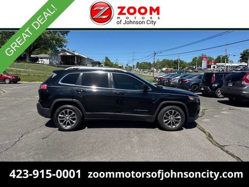 Used 2019 Jeep Cherokee Latitude Plus w/ Cold Weather Group FWD image 1