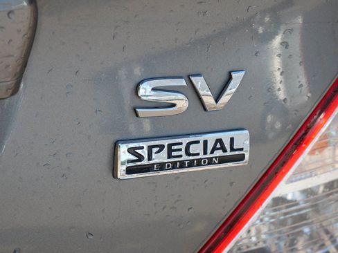 Used 2018 Nissan Versa SV w/ SV Special Edition Package FWD image 10