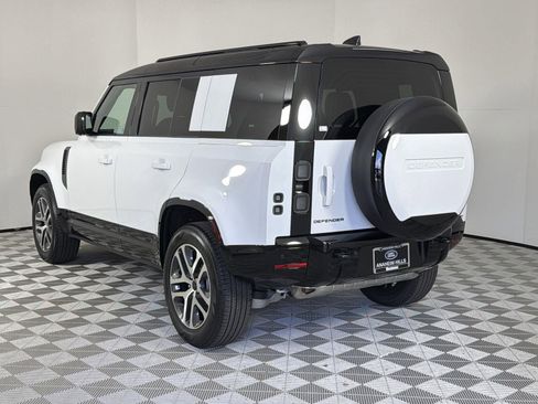 New 2026 Land Rover Defender 110 X-Dynamic SE image 3