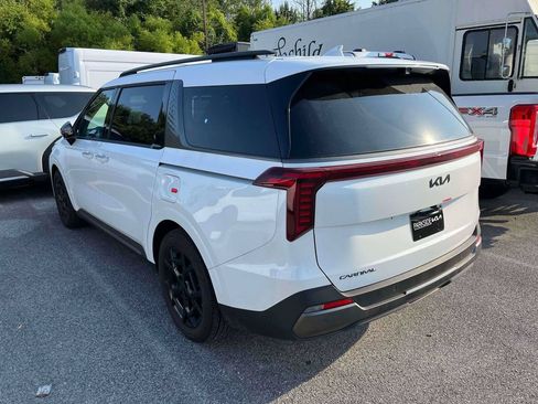 Certified 2026 Kia Carnival SX Prestige FWD image 3