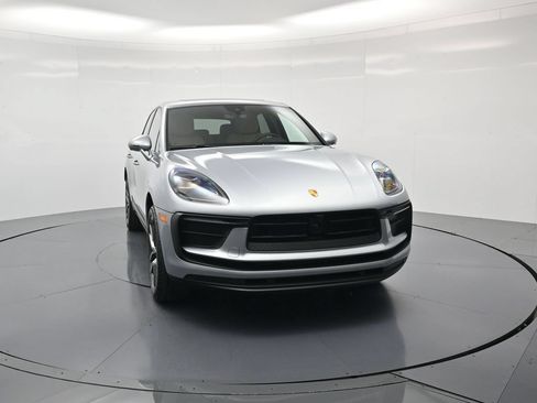 Used 2026 Porsche Macan AWD/4WD image 36