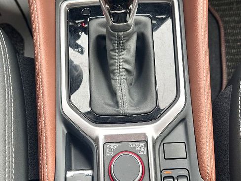 Used 2023 Subaru Forester Touring image 12