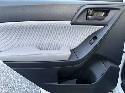 Used 2018 Subaru Forester 2.5i w/ Alloy Wheel Package image 32