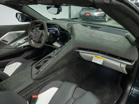 Used 2023 Chevrolet Corvette Stingray Premium Cpe w/ Z51 Performance Package RWD image 13