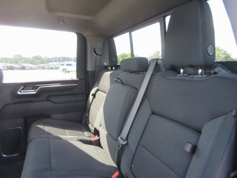 New 2025 GMC Sierra 2500 SLE w/ SLE Value Package; image 15