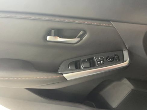 Used 2023 Nissan Sentra SR w/ Electronics Package FWD image 11