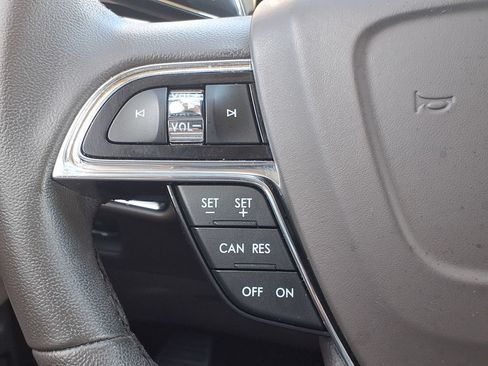 Used 2022 Lincoln Nautilus FWD w/ Premium Package image 28