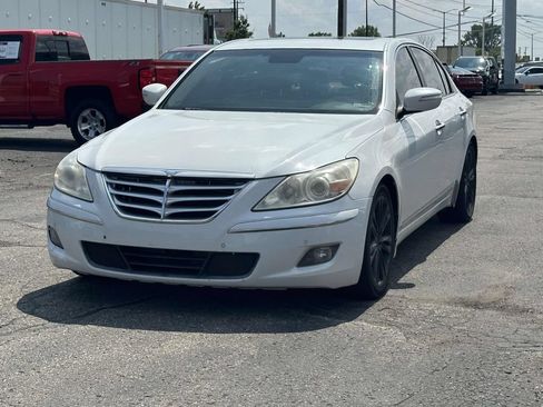 Used 2011 Hyundai Genesis 4.6 RWD image 7