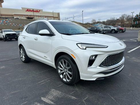 Used 2024 Buick Encore GX Avenir image 2