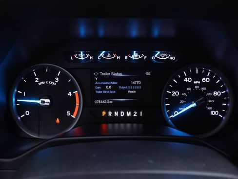 Used 2017 Ford F250 XLT w/ XLT Premium Package image 5