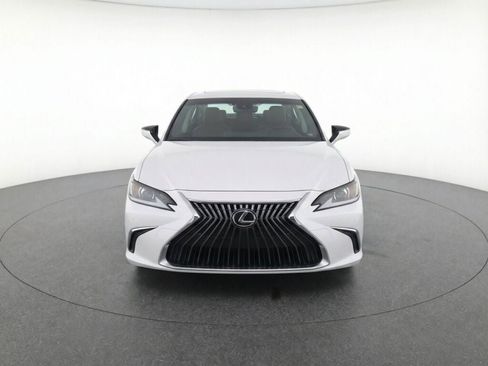 Used 2025 Lexus ES 350 w/ Premium Package image 2