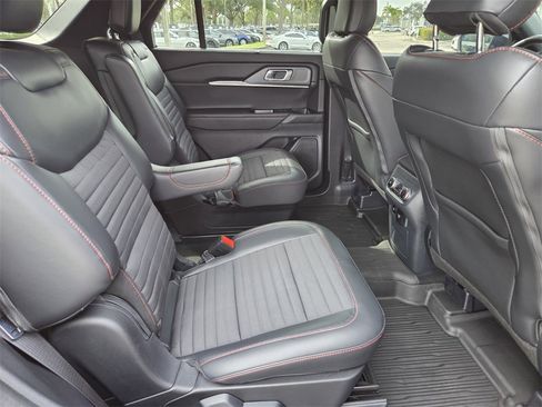 Used 2025 Ford Explorer ST-Line w/ Premium Package image 27