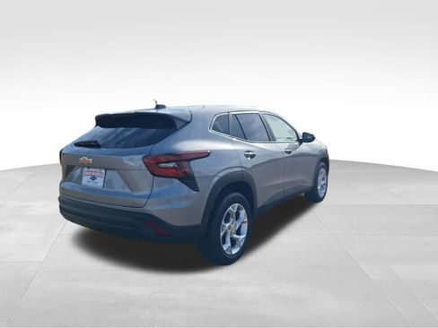 New 2026 Chevrolet Trax LS w/ LS Convenience Package image 4
