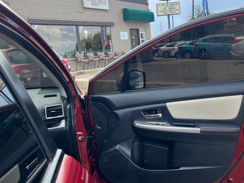 Used 2016 Subaru Crosstrek 2.0i Limited w/ Popular Package #2 AWD/4WD image 11