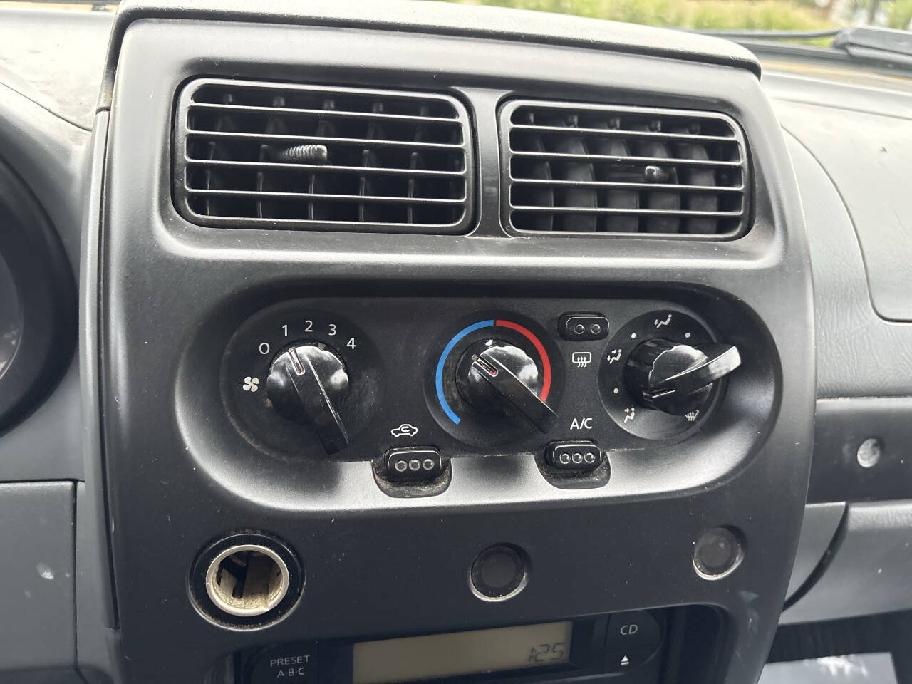 Used 2004 Nissan Frontier XE w/ (PWR) Pwr Pkg RWD image 6