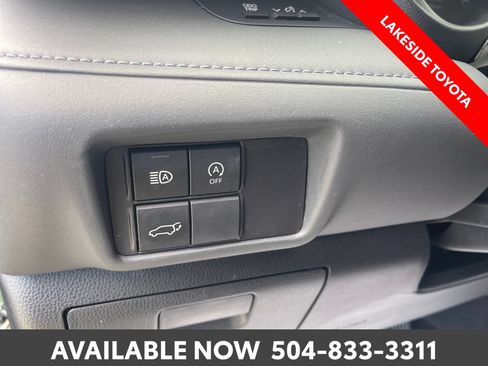 Certified 2024 Toyota Highlander XLE FWD image 29