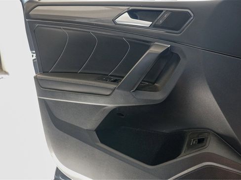 Used 2022 Volkswagen Tiguan SE image 20