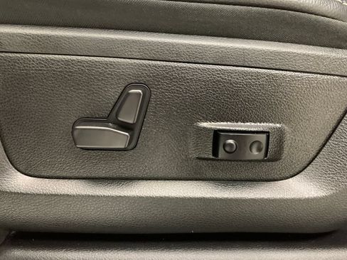 Used 2026 RAM 2500 Laramie AWD/4WD image 19