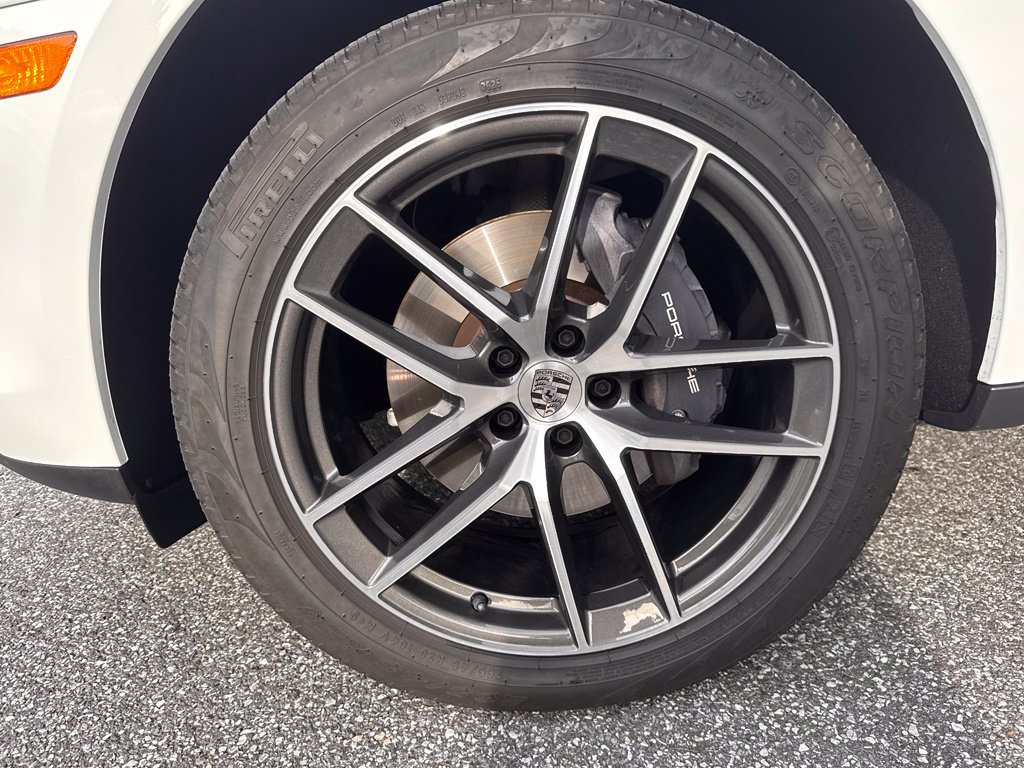 Certified 2026 Porsche Macan AWD/4WD image 13