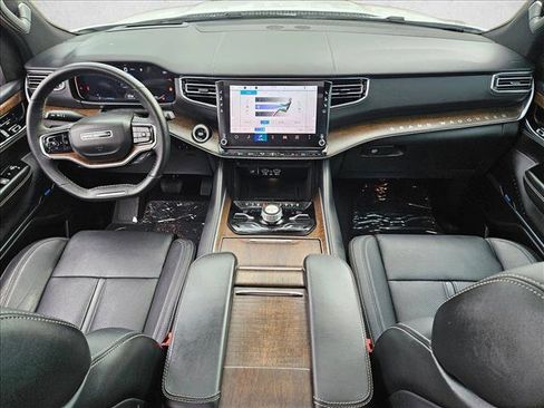 Used 2024 Jeep Grand Wagoneer Series I w/ HD Trailer Tow Package image 15