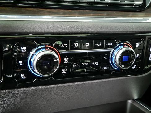 Used 2024 GMC Sierra 1500 SLT w/ SLT Premium Plus Package image 15