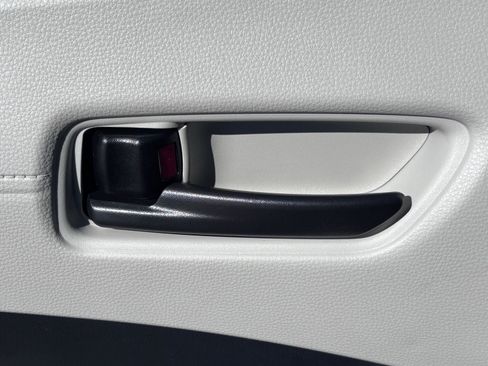 Used 2024 Toyota Corolla Cross L FWD image 20
