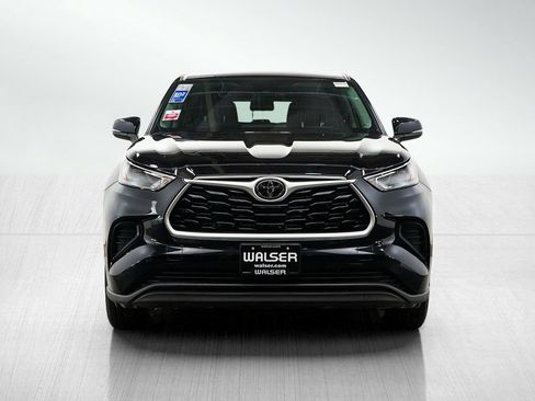 Used 2023 Toyota Highlander L AWD/4WD image 8