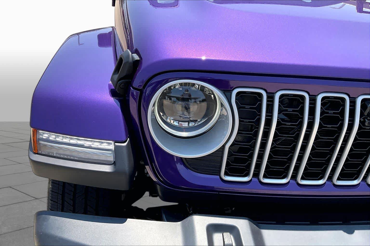 New 2026 Jeep Wrangler Unlimited Sahara AWD/4WD image 13