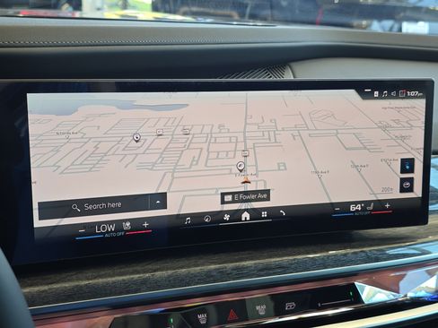 New 2025 BMW i7 M70 w/ Executive Package image 25