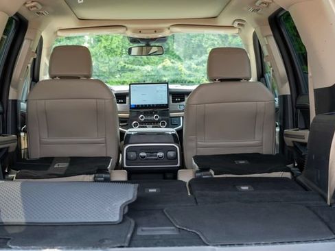 Used 2024 Ford Expedition Limited AWD/4WD image 13