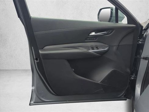 Used 2024 Cadillac XT4 Premium Luxury image 10