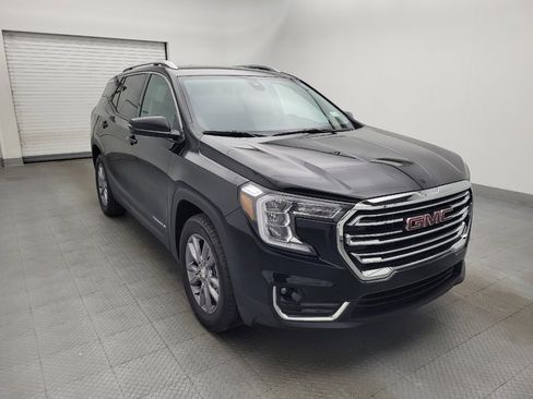 Used 2024 GMC Terrain SLT image 13