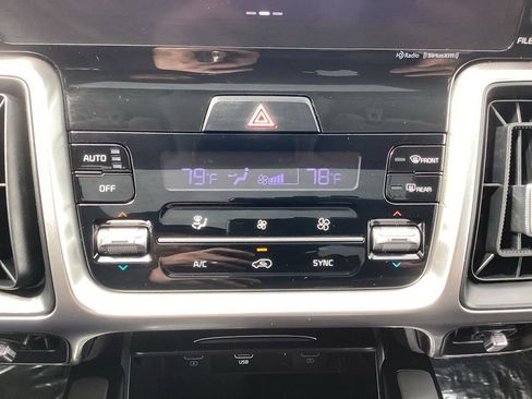 Certified 2023 Kia Sorento S w/ Panoramic Sunroof Package AWD/4WD image 25