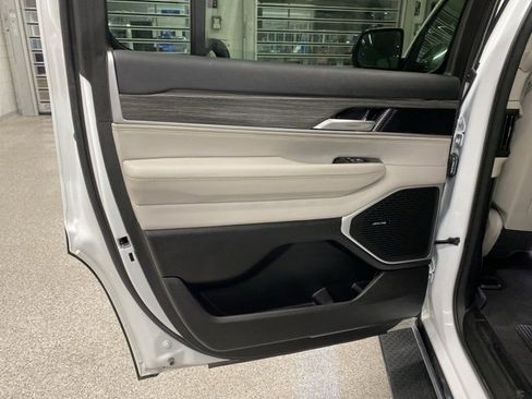 Used 2024 Jeep Wagoneer Series II image 34