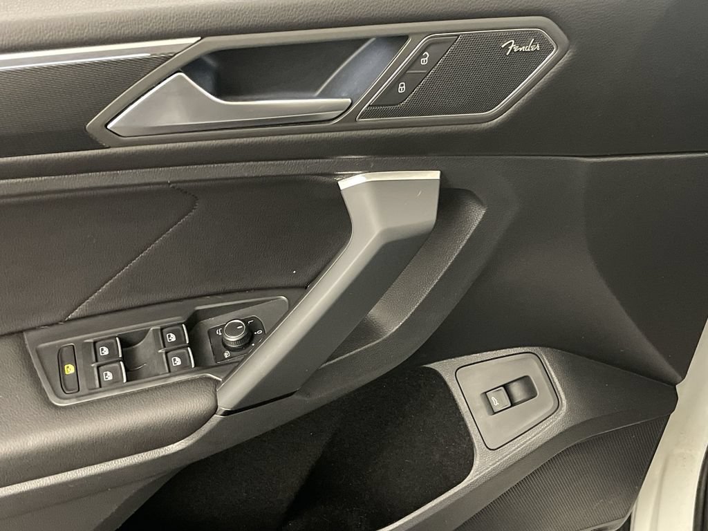 Used 2019 Volkswagen Tiguan SEL Premium R-Line AWD/4WD image 18