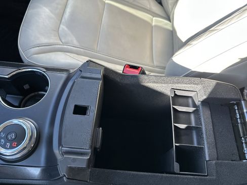 Used 2018 Ford Explorer Platinum image 17