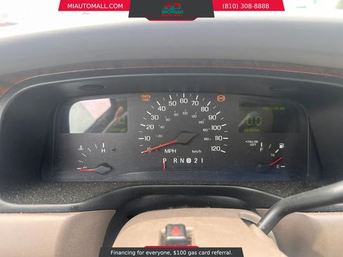 Used 1999 Lincoln Town Car Cartier RWD image 14