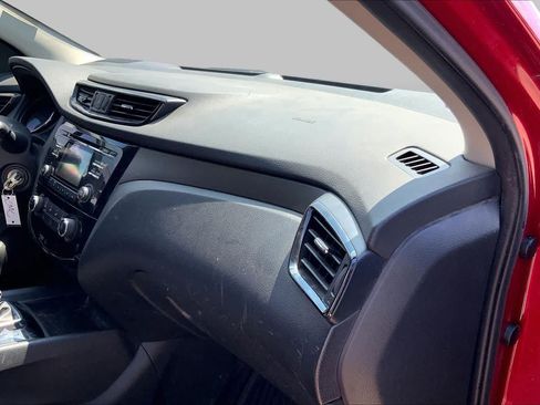 Used 2018 Nissan Rogue Sport S w/ S Appearance Package AWD/4WD image 18
