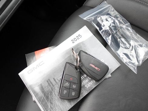 Used 2025 GMC Sierra 1500 Elevation w/ Elevation Premium Package image 40