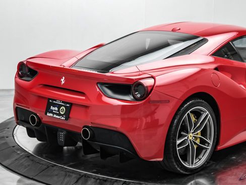 Used 2017 Ferrari 488 GTB RWD image 22