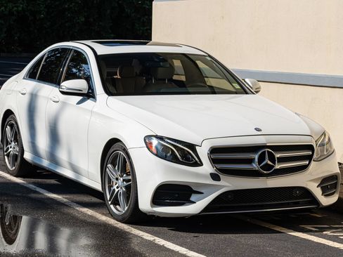 Used 2017 Mercedes-Benz E 300 image 14