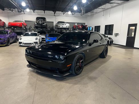 Used 2017 Dodge Challenger SRT Hellcat image 7