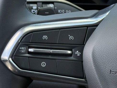 New 2026 Chevrolet Equinox LT FWD image 13