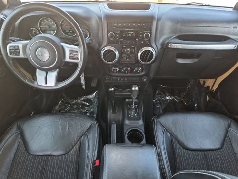 Used 2013 Jeep Wrangler Unlimited Sport AWD/4WD image 12