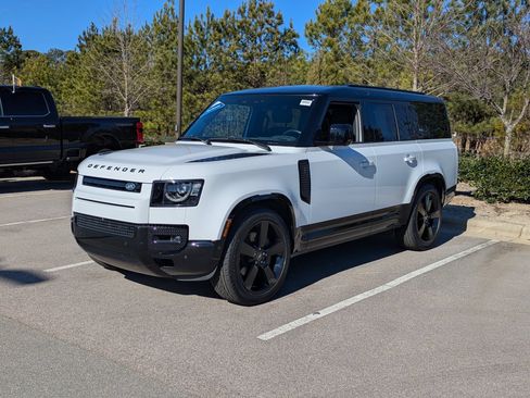 Used 2023 Land Rover Defender 130 X-Dynamic SE AWD/4WD image 8