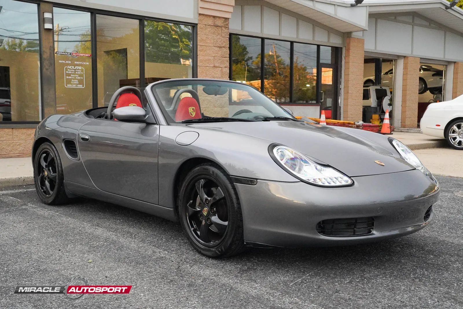 Used 2001 Porsche Boxster RWD image 9